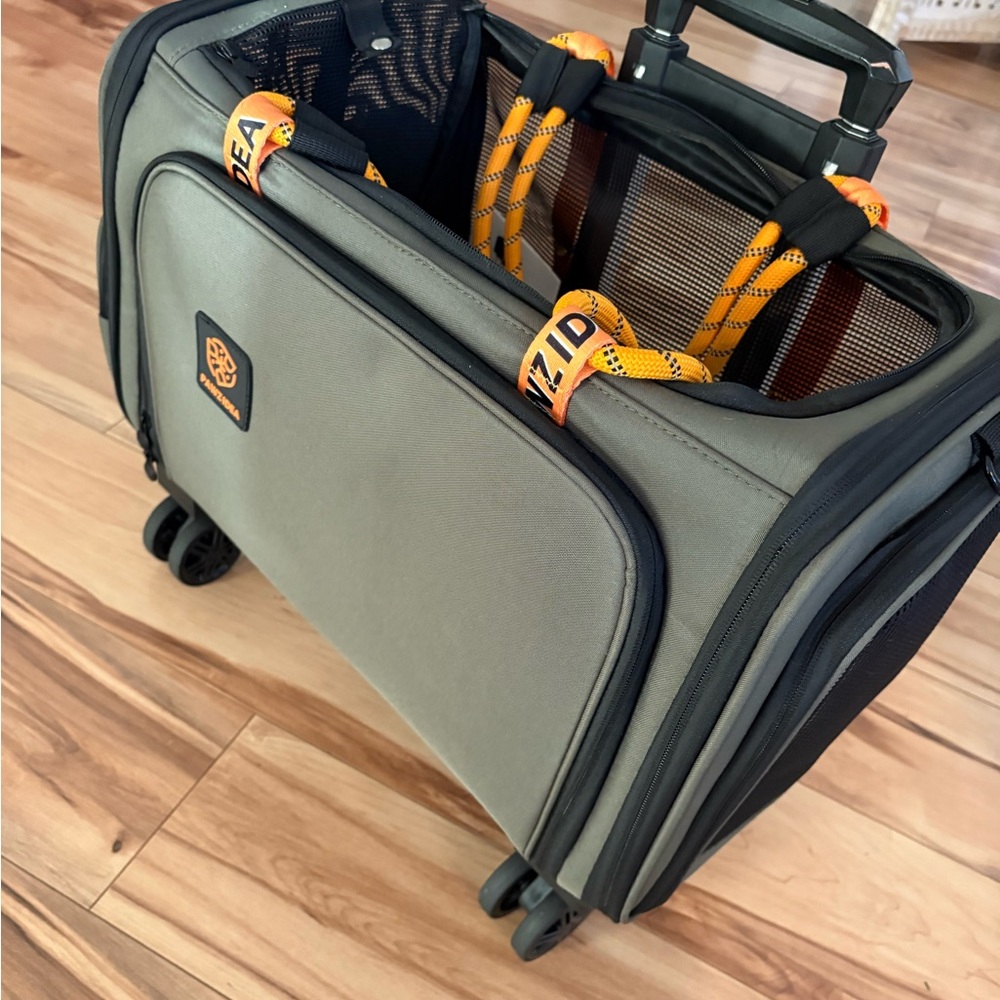 Stylish Gray Rolling Travel Bag